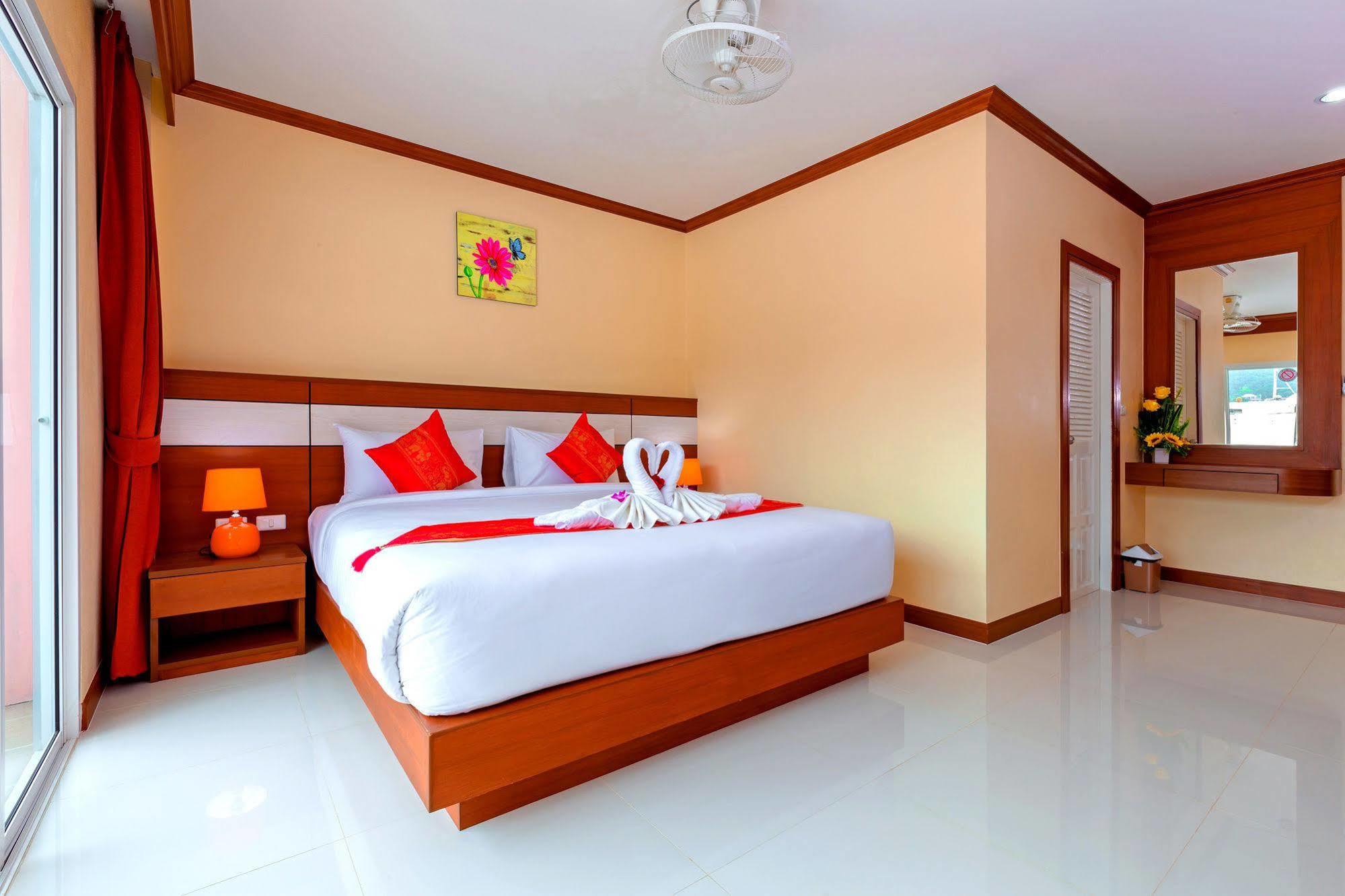 Victory patong 3. Star House Patong. Star House Patong 3*. Phusita Hotel. Issara Patong Beach.